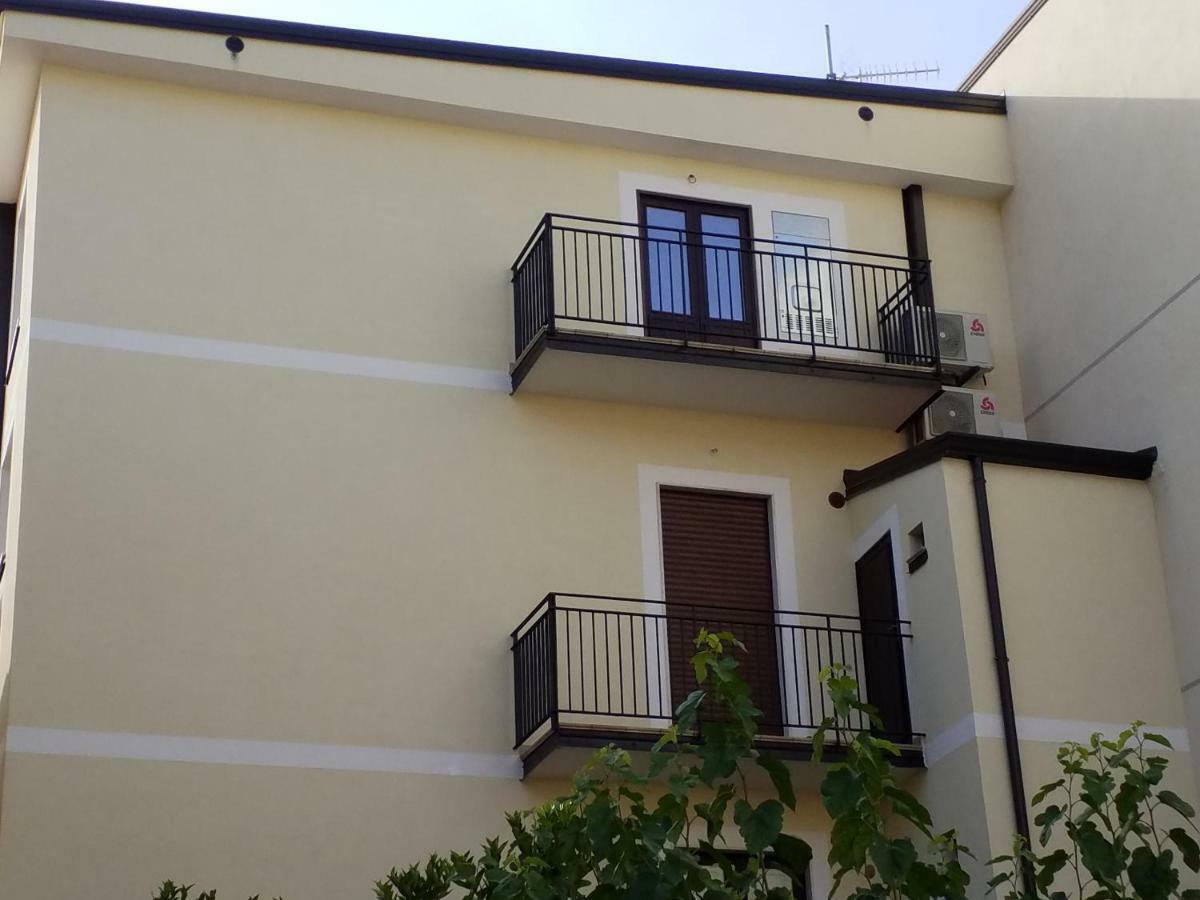 Mediterranean Apartments กาโปดอร์ลันโด ภายนอก รูปภาพ